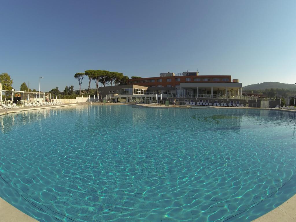 Terme Di Venturina Hotel เวนตูรีนา แตร์เม ภายนอก รูปภาพ