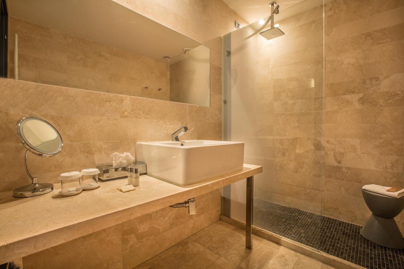 Terme Di Venturina Hotel เวนตูรีนา แตร์เม ภายนอก รูปภาพ