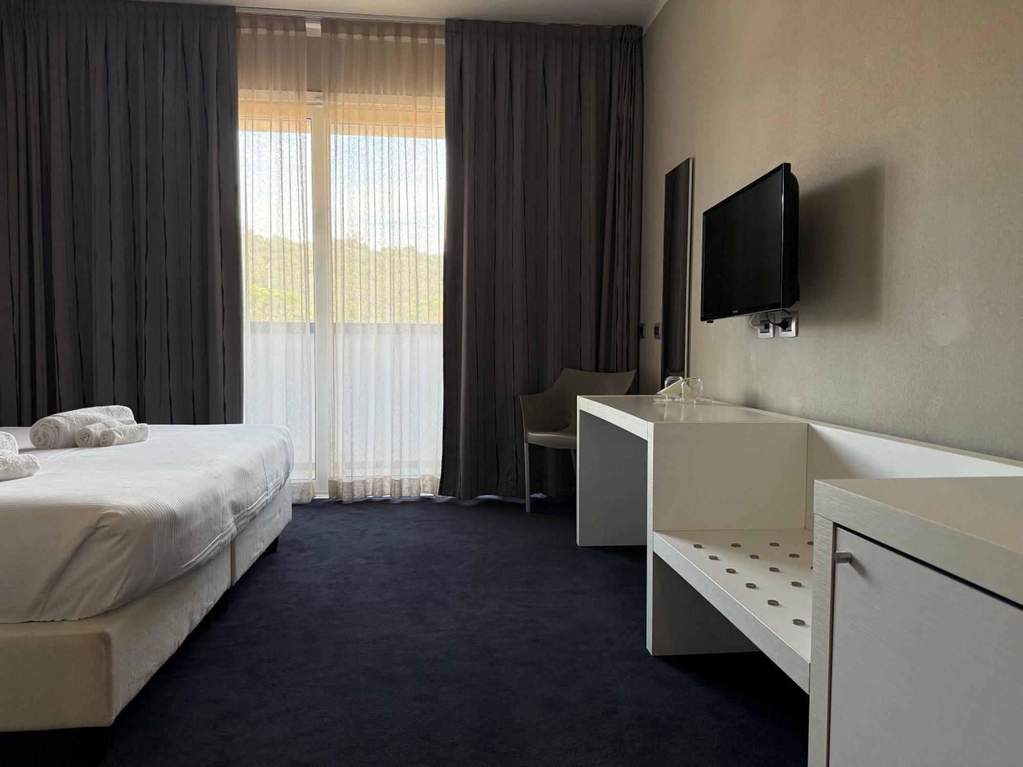 Terme Di Venturina Hotel เวนตูรีนา แตร์เม ภายนอก รูปภาพ