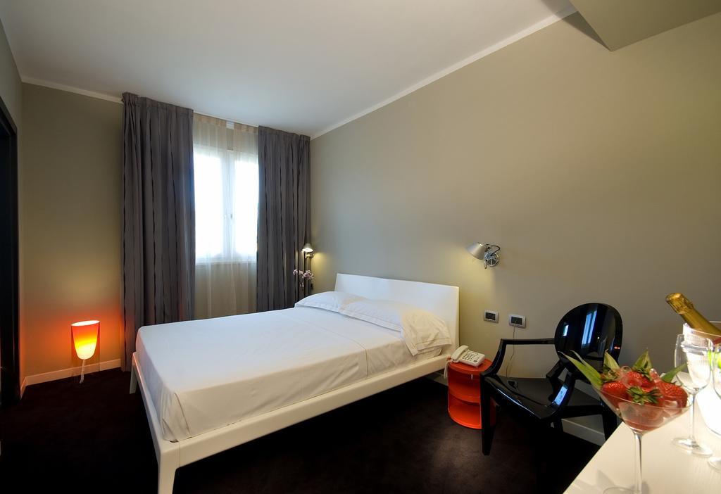 Terme Di Venturina Hotel เวนตูรีนา แตร์เม ภายนอก รูปภาพ