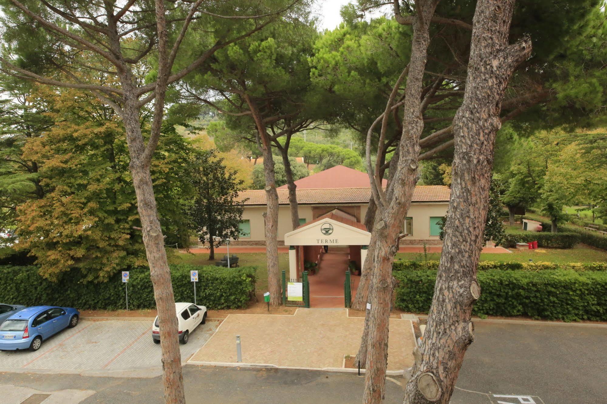 Terme Di Venturina Hotel เวนตูรีนา แตร์เม ภายนอก รูปภาพ