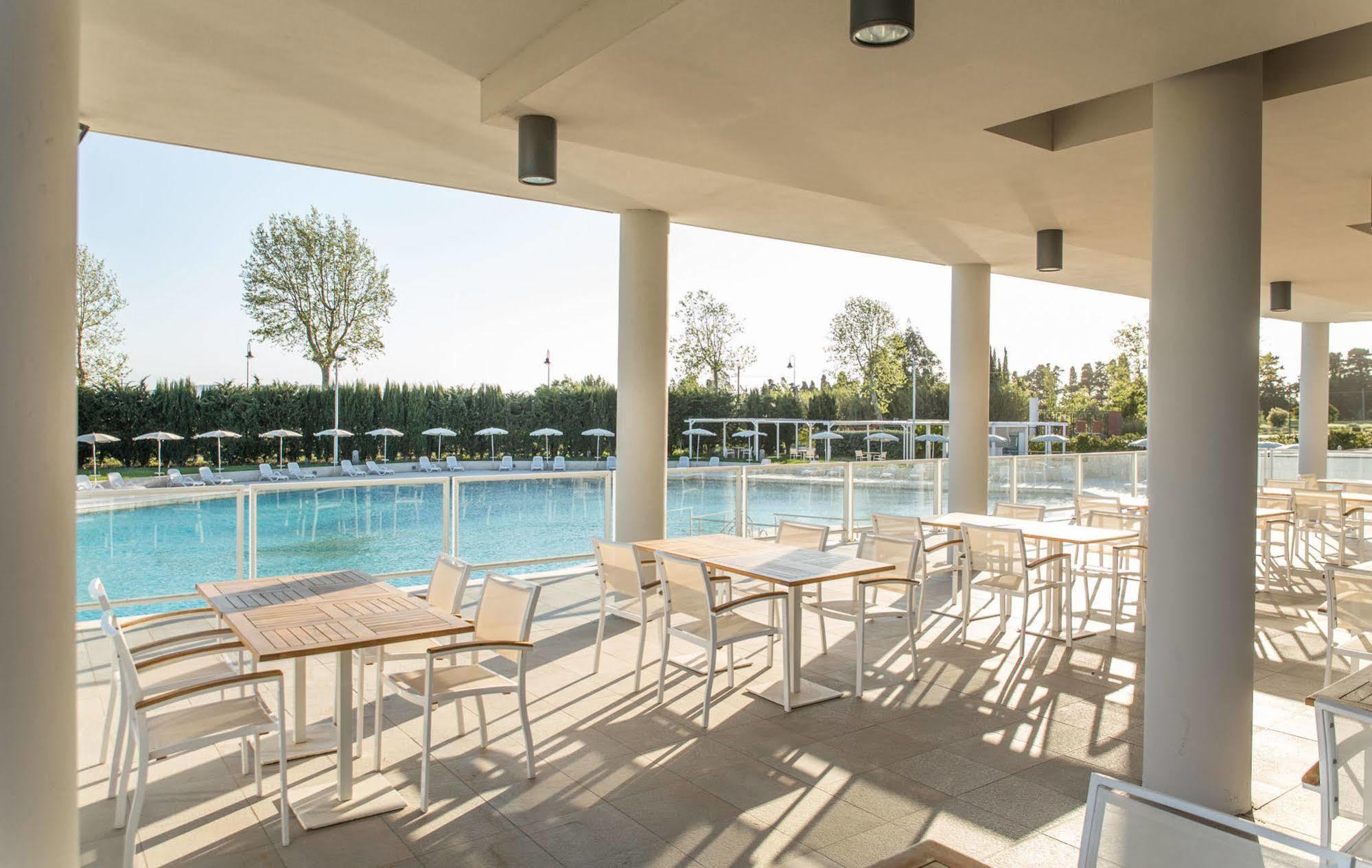 Terme Di Venturina Hotel เวนตูรีนา แตร์เม ภายนอก รูปภาพ